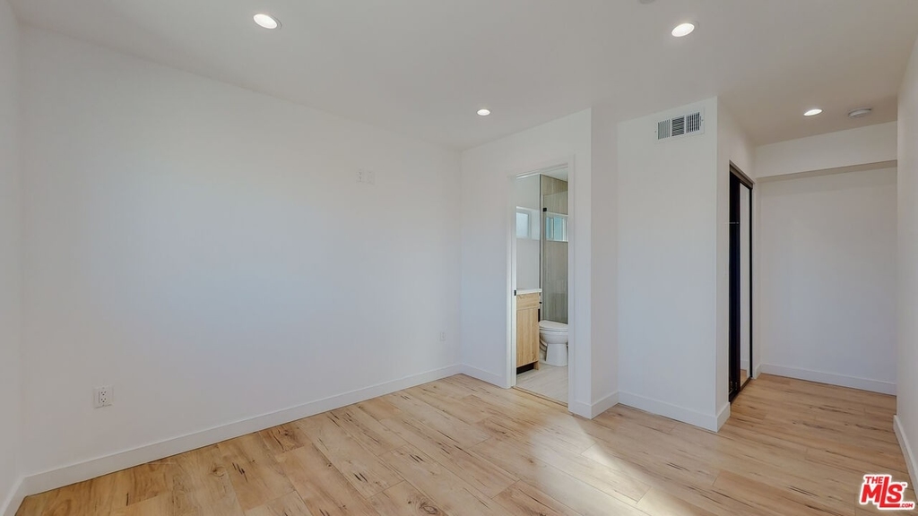 14421 Califa St - Photo 5