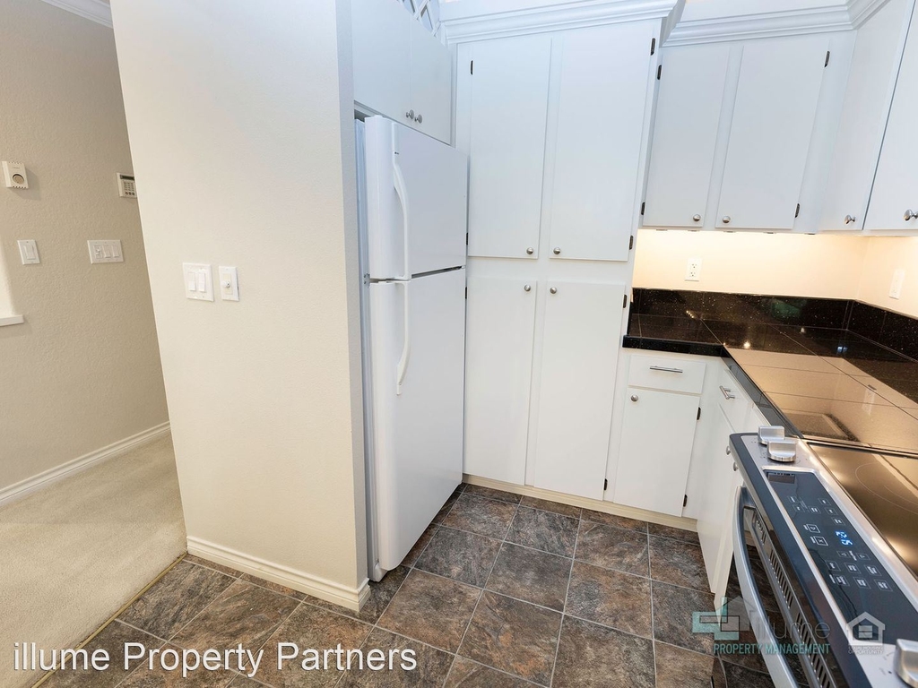 5062 Foothills Dr. - Unit G - Photo 18