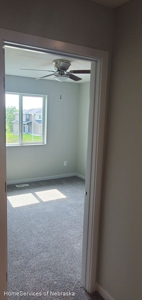 880 Titan Dr - Photo 11