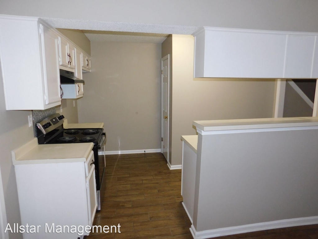 8078 Greenbrook Parkway - Photo 3