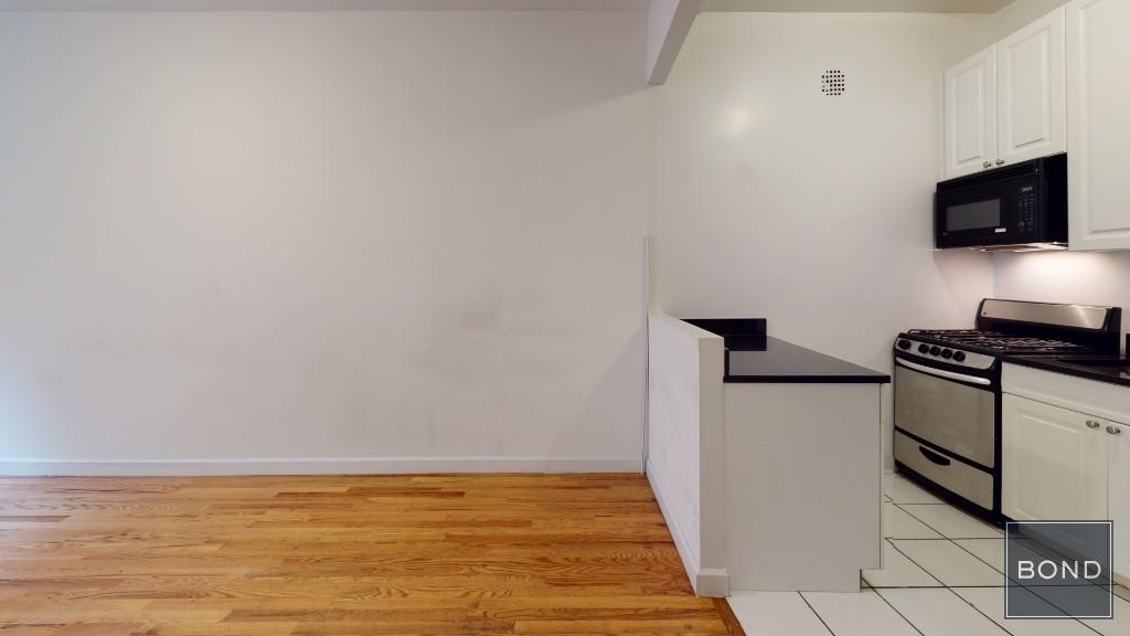 340 East 53rd Street - Photo 2