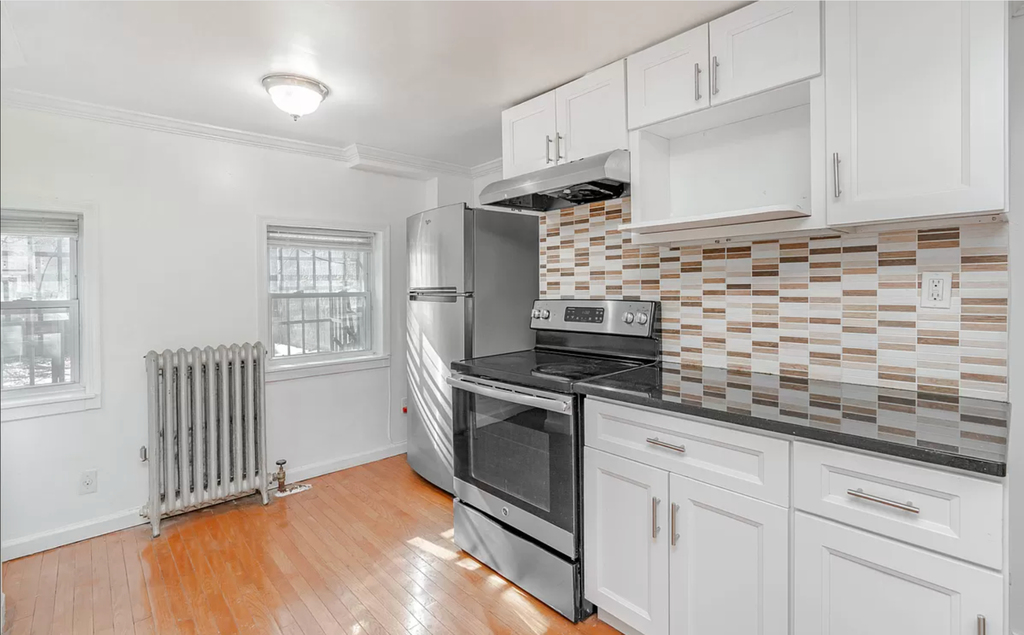 1034 Dekalb Avenue - Photo 1