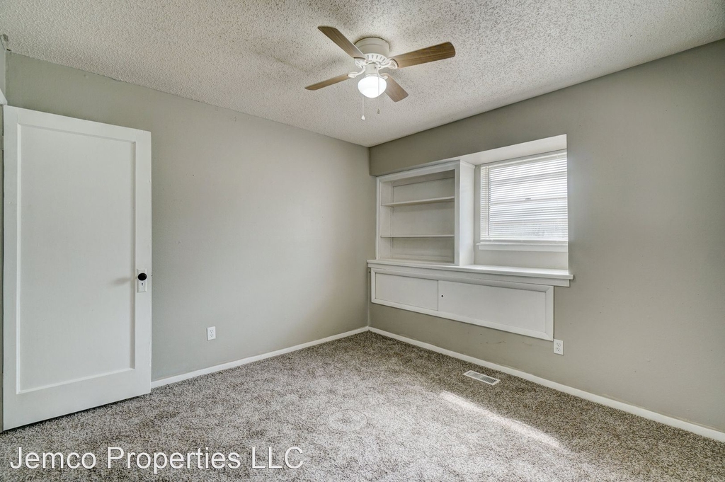 2506 North Warren Avenue - Photo 6