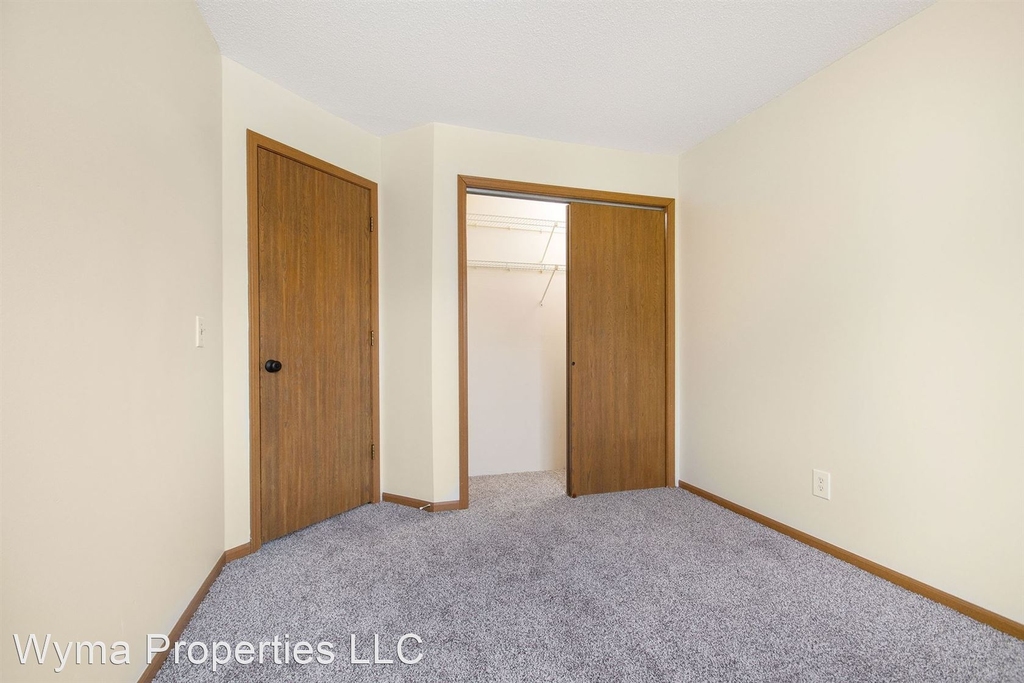 2906 Earle Ave Sw - Photo 1