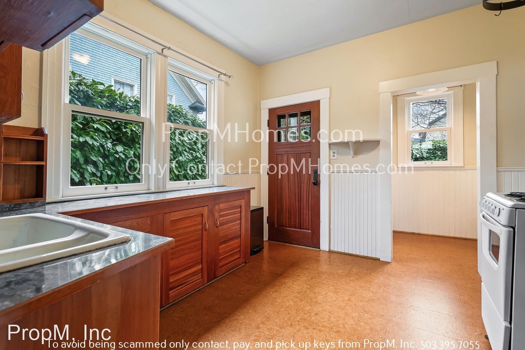 2027 Nw 21st Ave - Photo 11