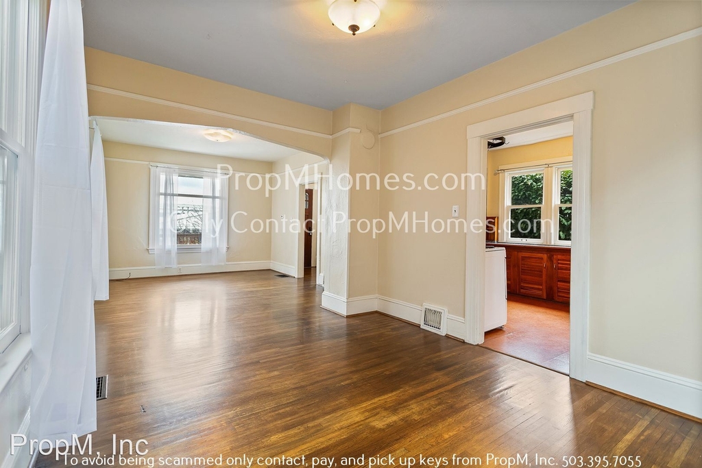 2027 Nw 21st Ave - Photo 2