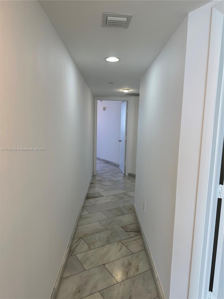 17201 Collins Ave - Photo 27