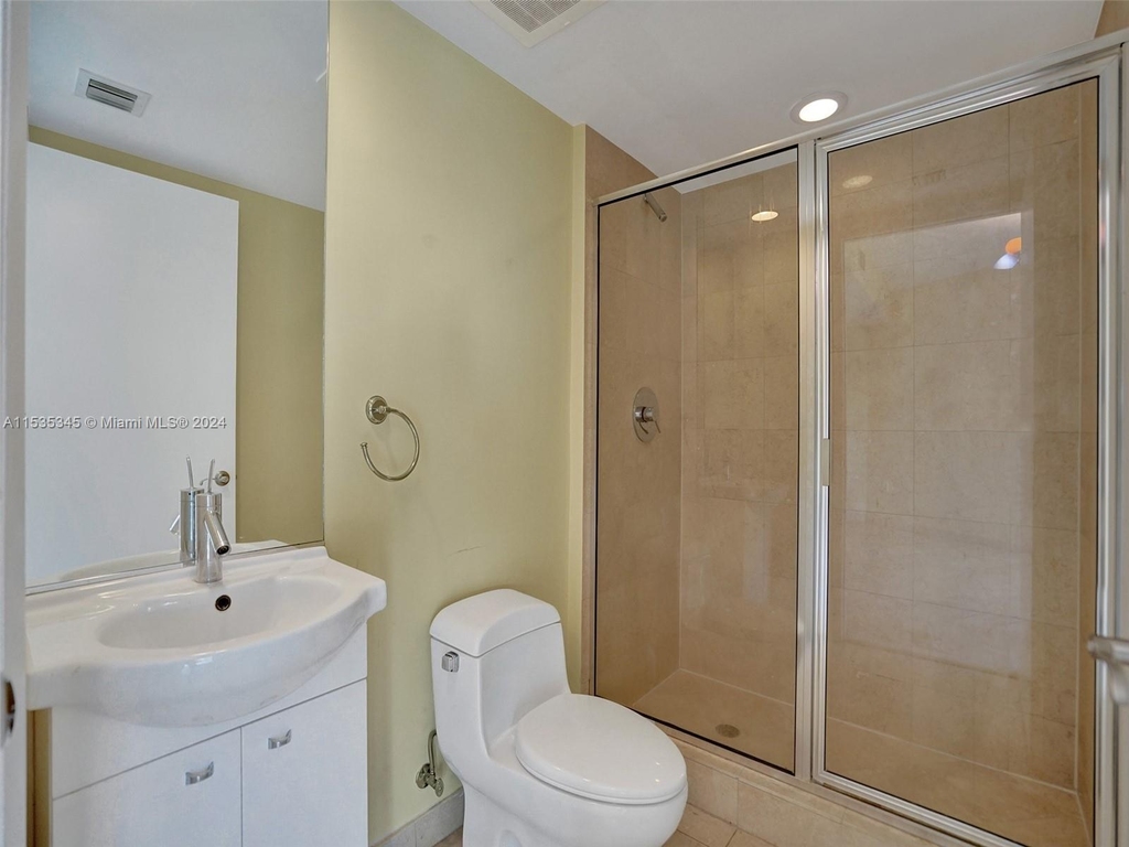 17201 Collins Ave - Photo 12