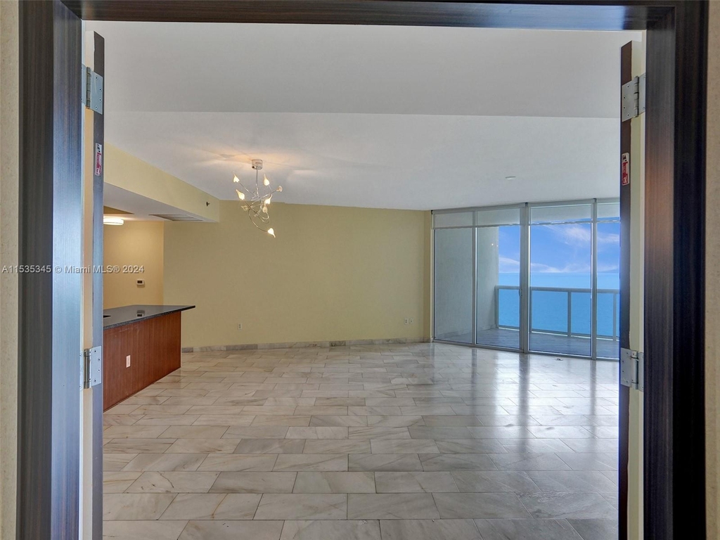 17201 Collins Ave - Photo 5