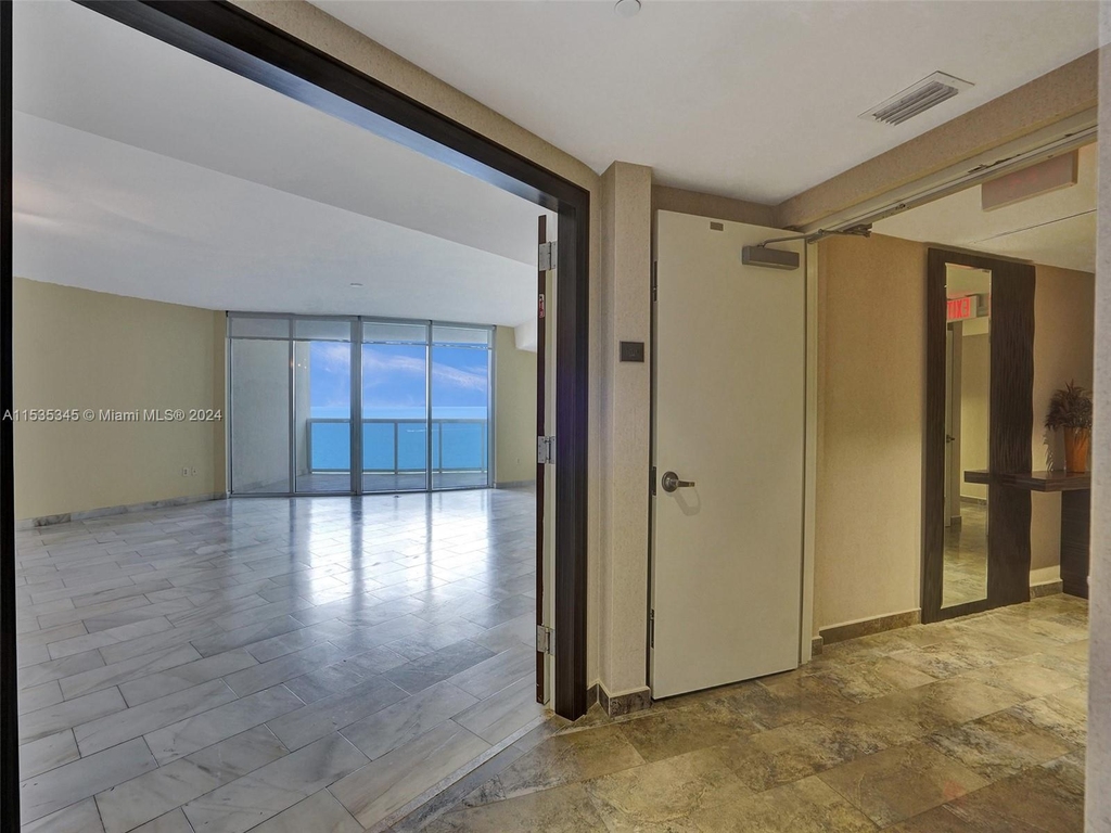 17201 Collins Ave - Photo 7