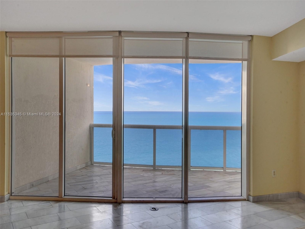 17201 Collins Ave - Photo 6