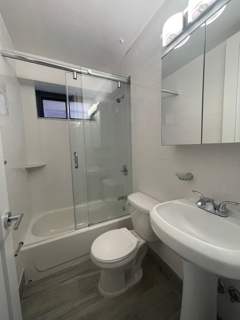 East 89th St - Photo 5