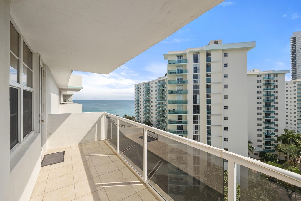 3725 S Ocean Drive - Photo 3