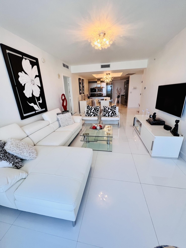 18201 Collins Avenue - Photo 8