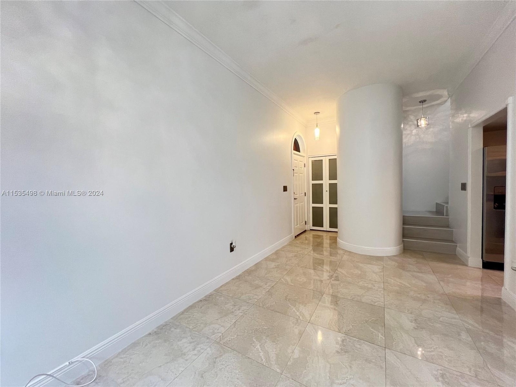 1890 Brickell Ave - Photo 2