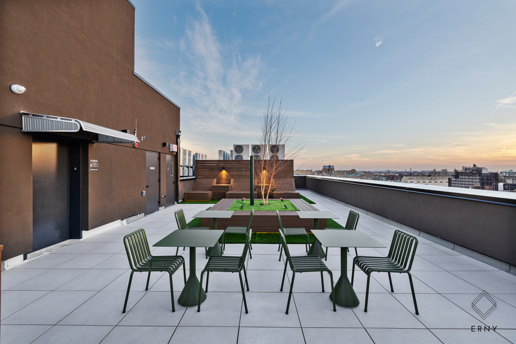 80 Linden Boulevard - Photo 1