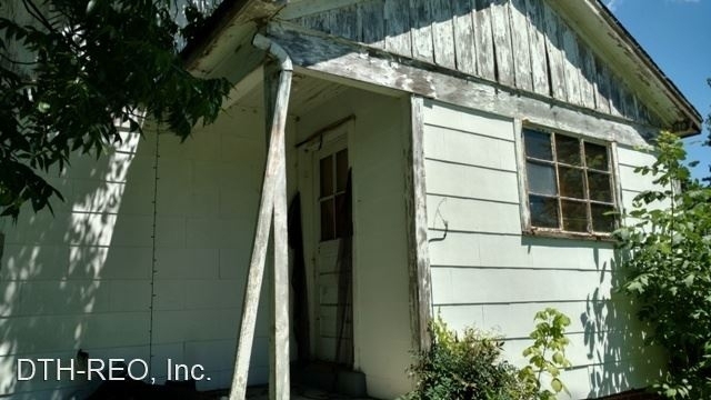 2107 Campbell St. - Photo 2