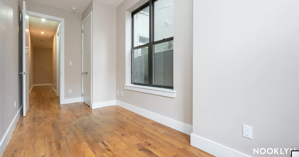 1346 Hancock Street - Photo 8