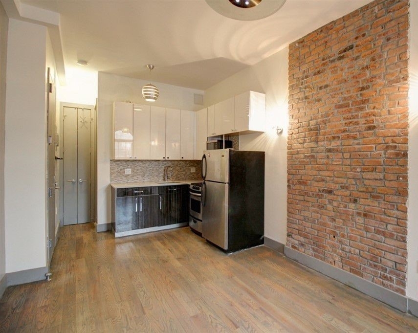 71 Stuyvesant Avenue - Photo 0