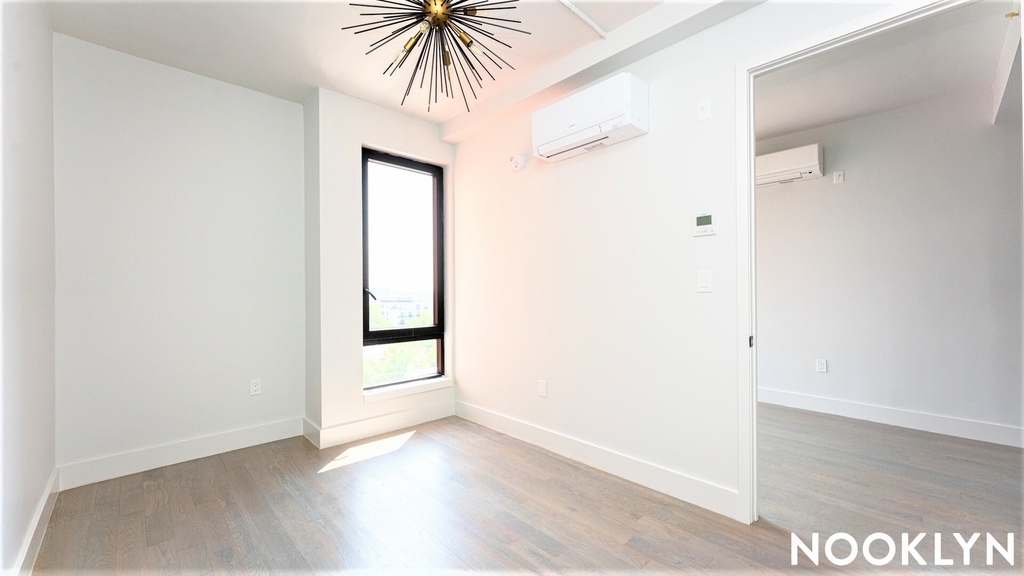 885 Rogers Avenue - Photo 3