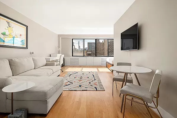 382 Central Park West - Photo 2