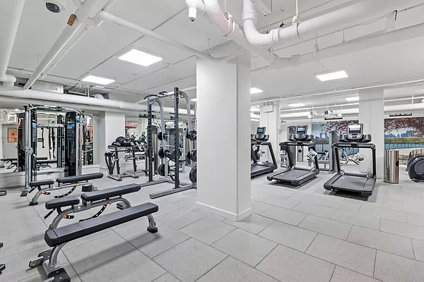 382 Central Park West - Photo 4