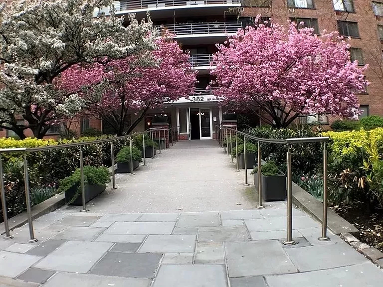 382 Central Park West - Photo 0