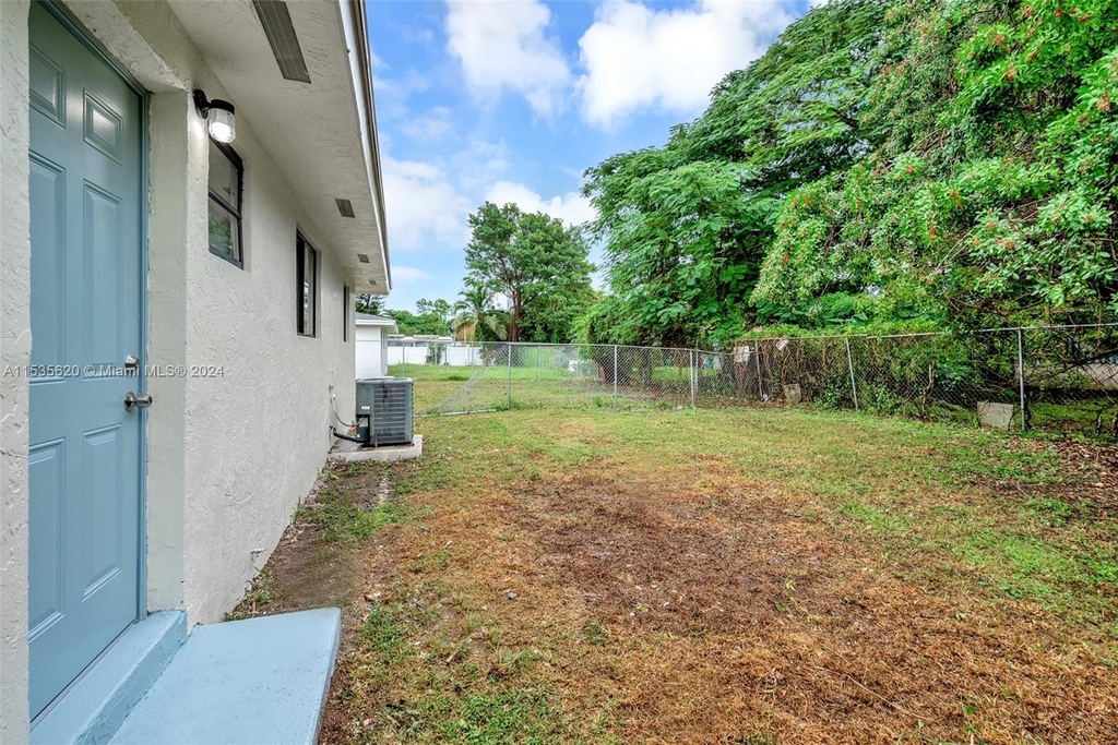 10330 Sw 174th Ter - Photo 11