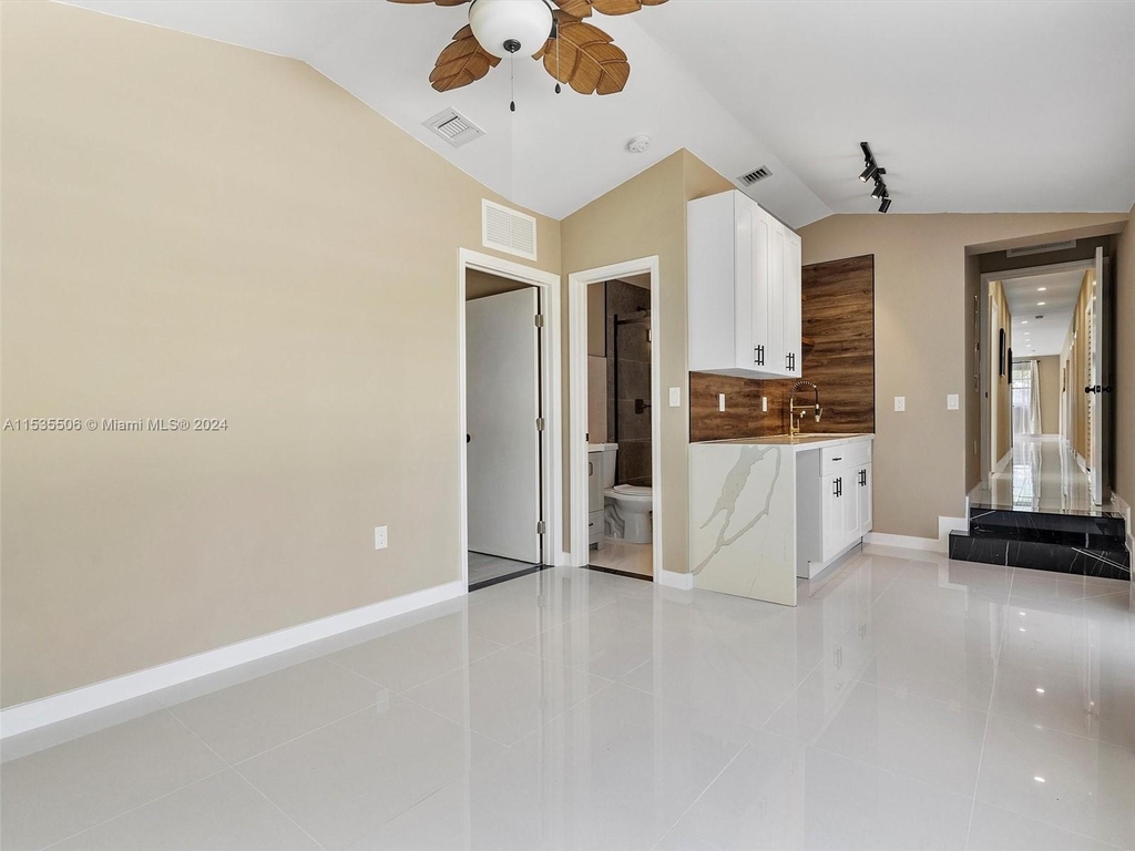 1500 Biarritz Dr - Photo 17