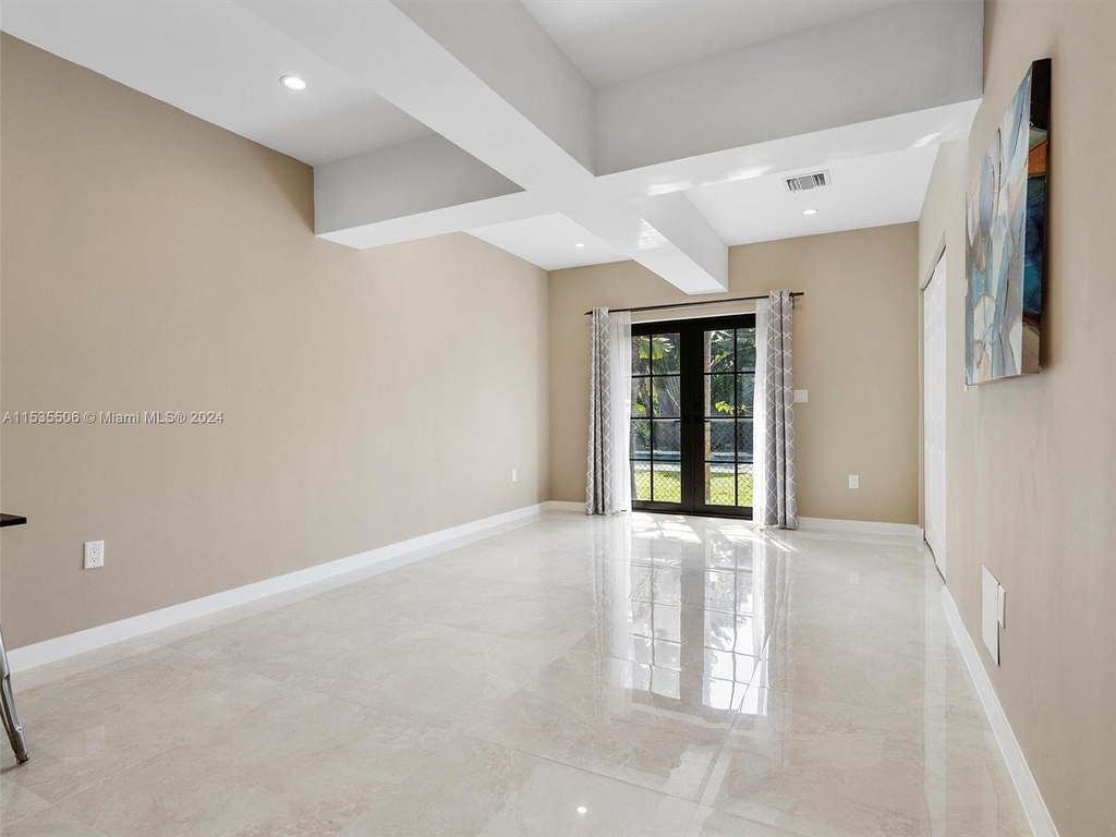 1500 Biarritz Dr - Photo 13