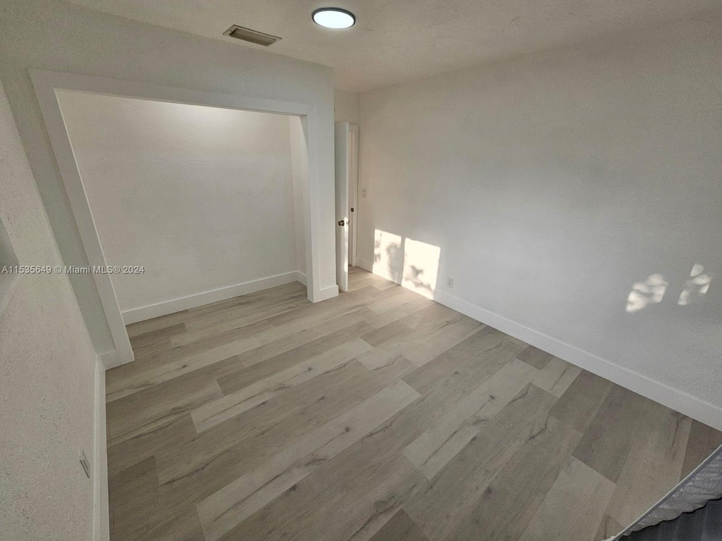 215 Sw 19th Ave - Photo 14