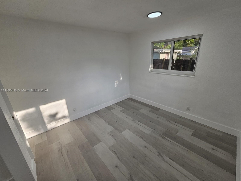215 Sw 19th Ave - Photo 11