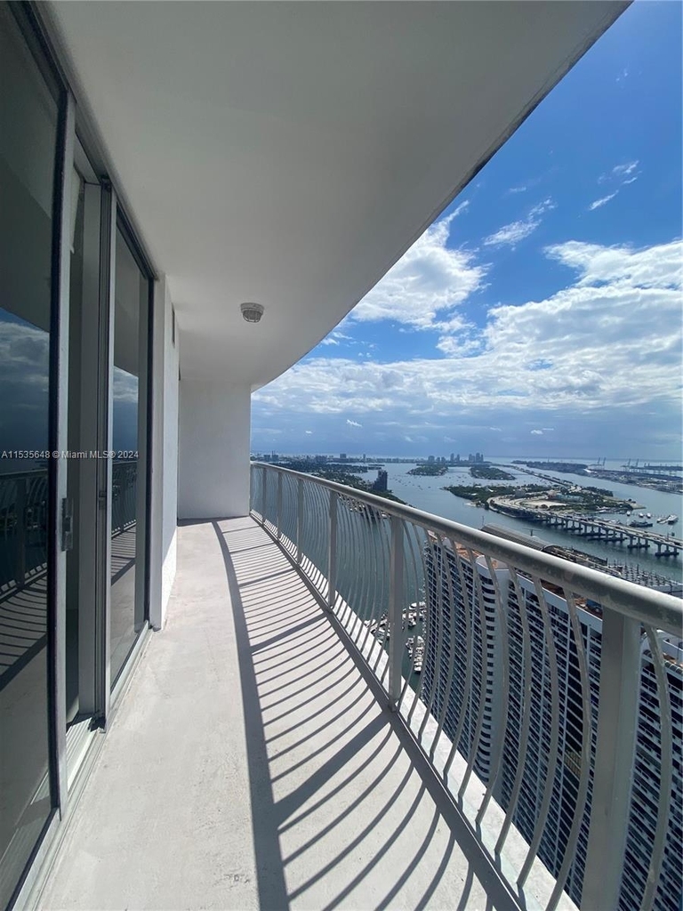 1750 N Bayshore Dr - Photo 19