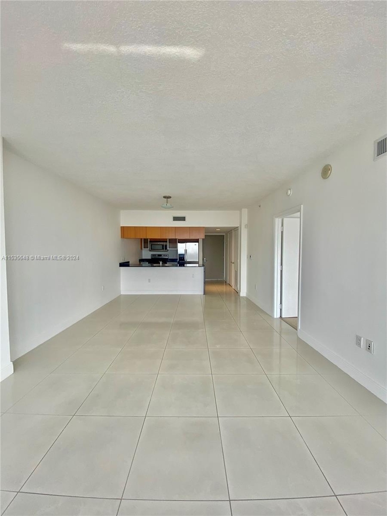 1750 N Bayshore Dr - Photo 8