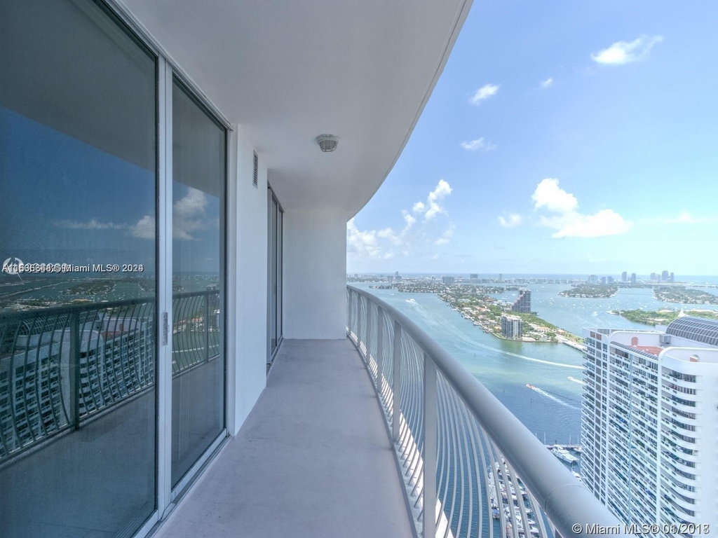 1750 N Bayshore Dr - Photo 1