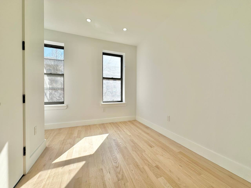 863 Hart Street - Photo 1