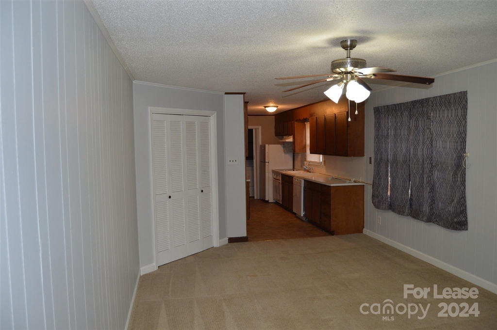 143 Meadowview Drive - Photo 9