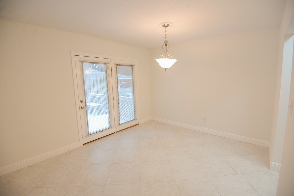 255 S Villas Court - Photo 7