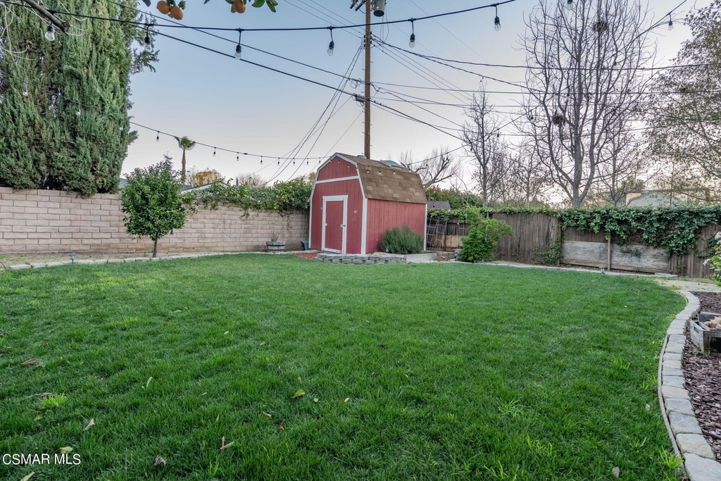 22637 Mariano Street - Photo 25