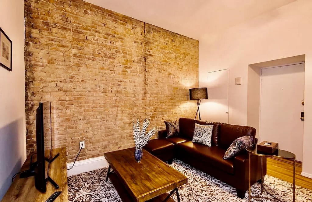 132 Lexington Avenue - Photo 3