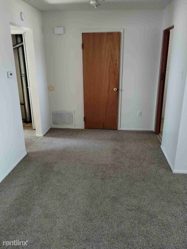 1643 Moore Ave 11 - Photo 2