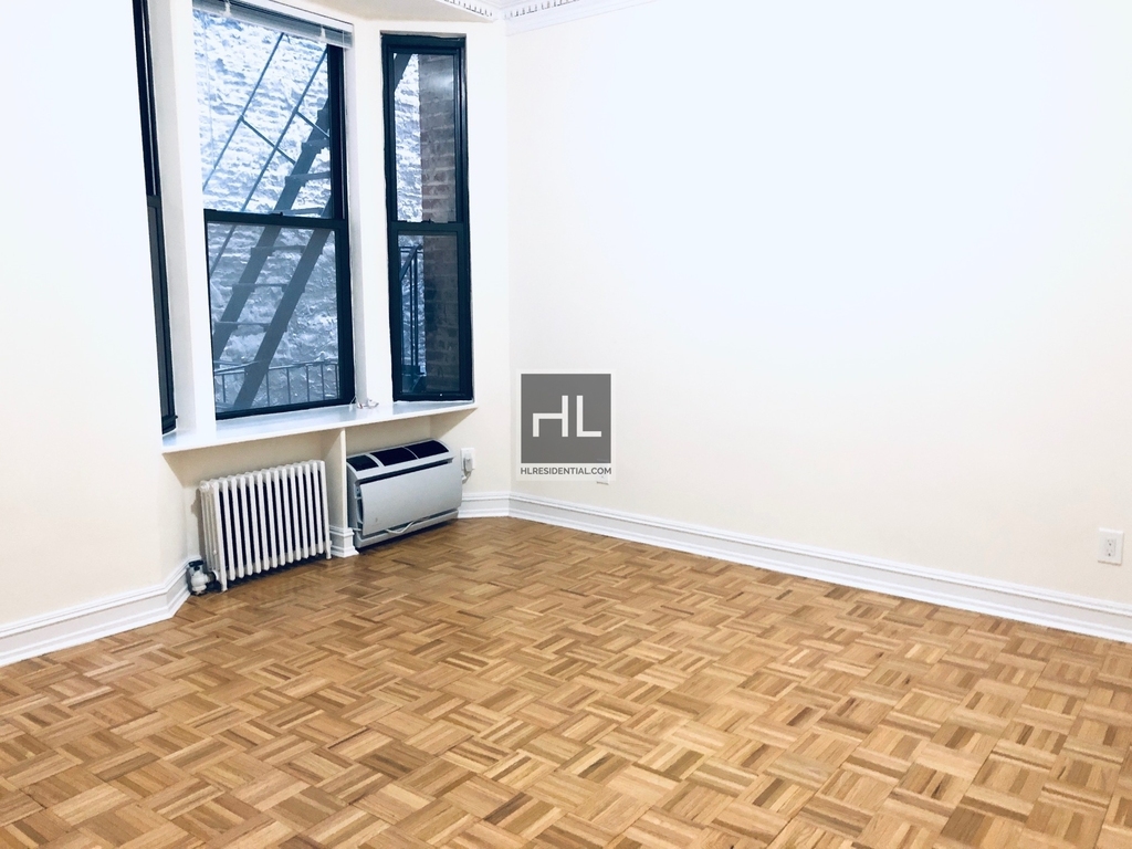East 51 Street - Photo 2
