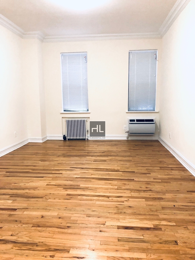 East 51 Street - Photo 0
