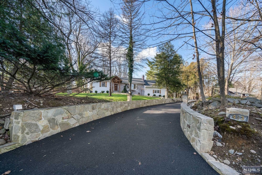 453 West Saddle River Road - Photo 26