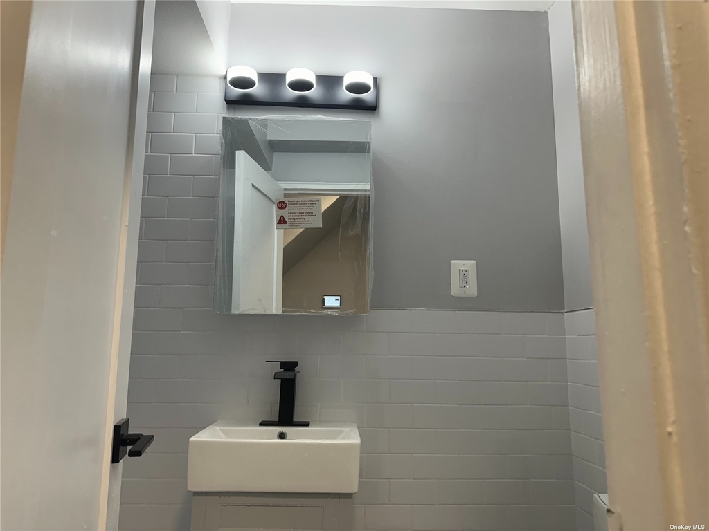 31-23 73rd Street - Photo 5
