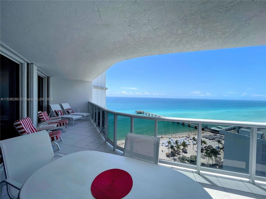 16711 Collins Ave - Photo 3