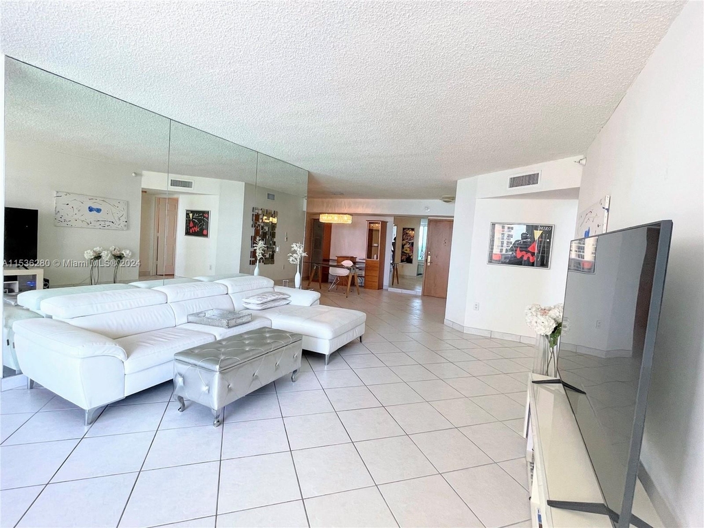 16711 Collins Ave - Photo 12