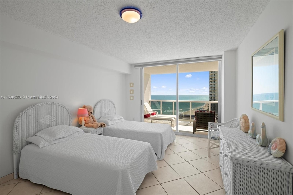 16711 Collins Ave - Photo 16