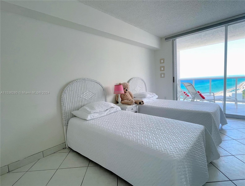16711 Collins Ave - Photo 4
