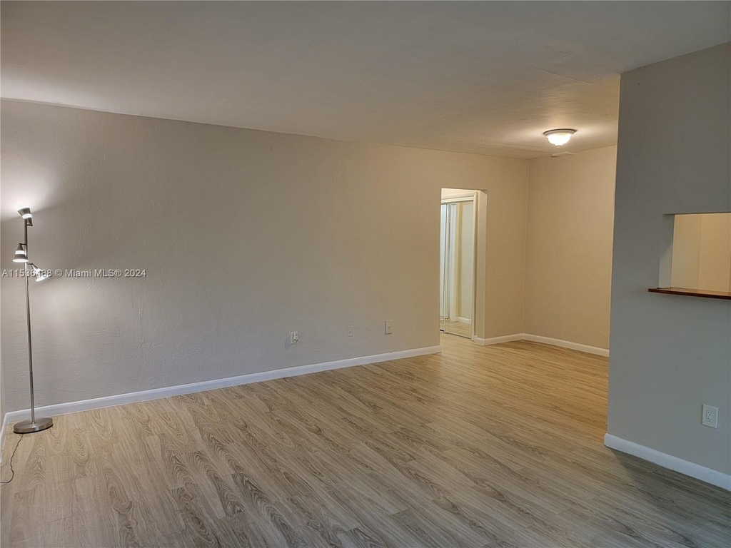 835 Lenox Ave - Photo 3